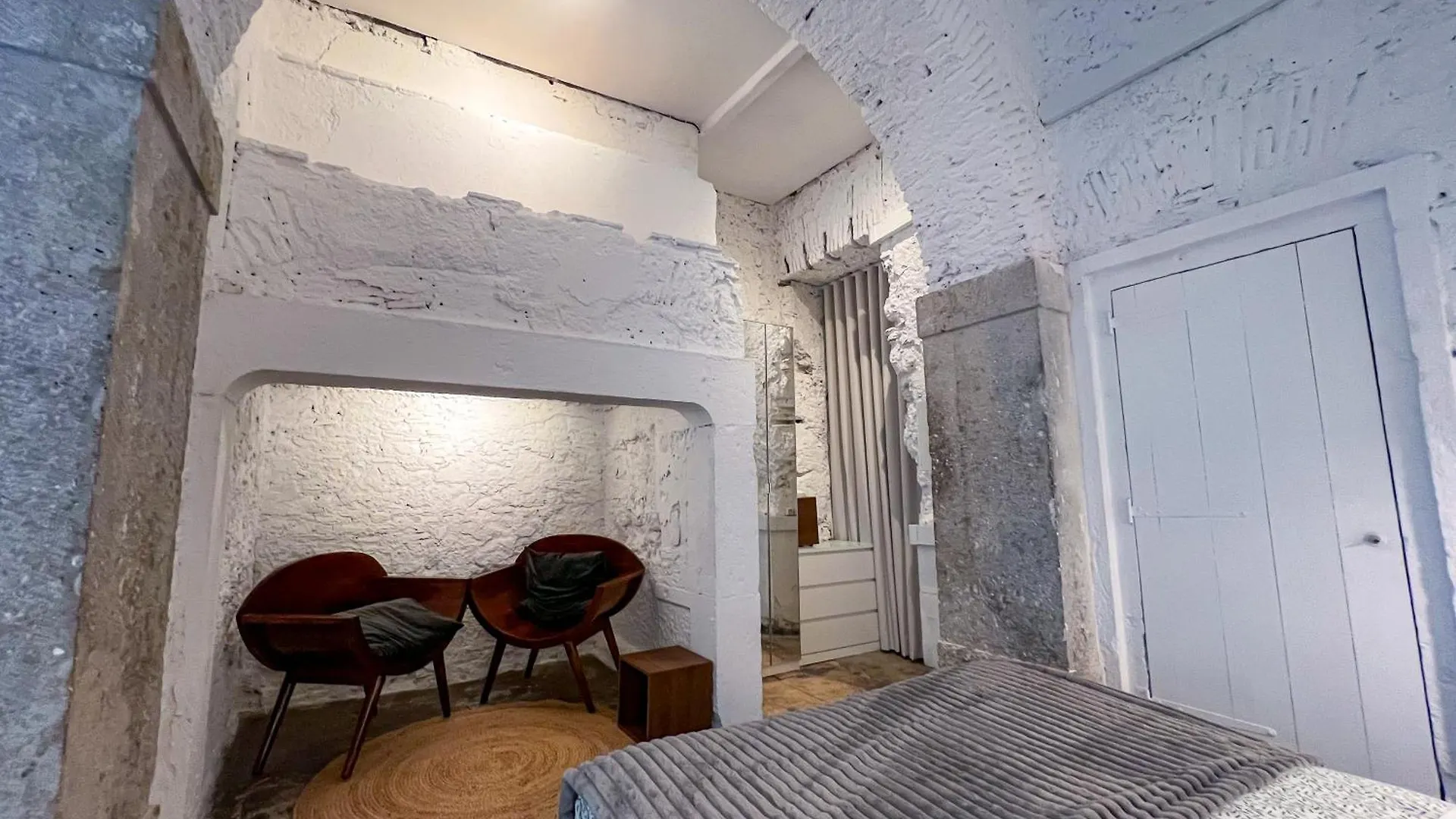 Fullest Apartments location